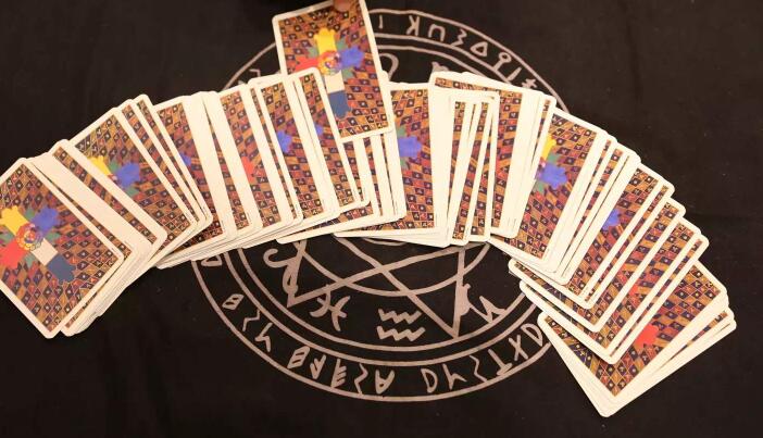 【塔羅案例】大叔和小女生的愛情能復合嗎？