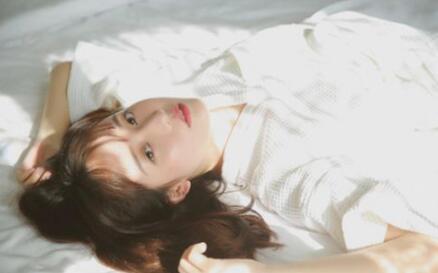 塔羅牌占卜：女人愛不愛你，身體最誠實