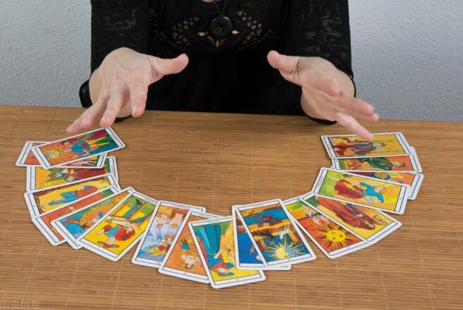 新手玩塔羅牌入門教程
