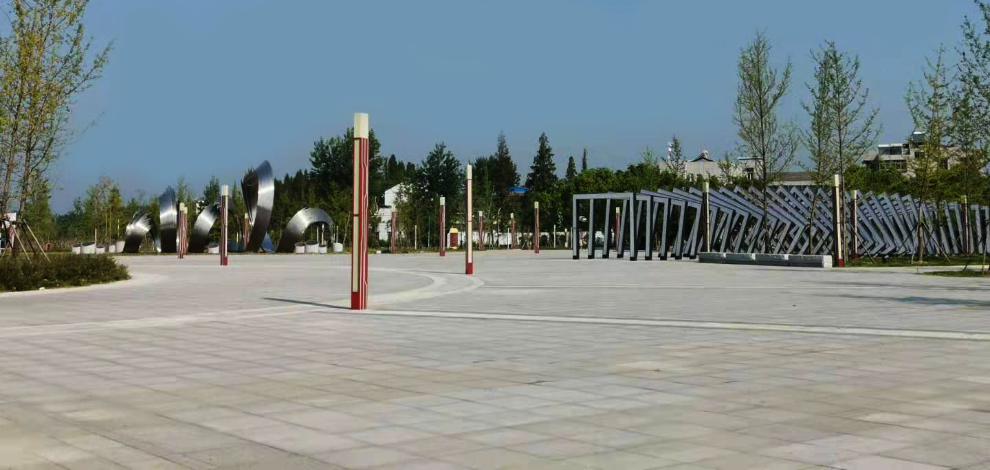 長(zhǎng)飛光纖廣場(chǎng)